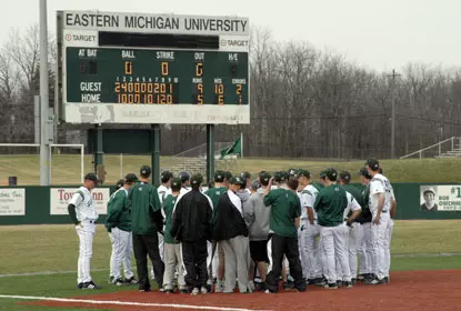 Cardinals Hand Eagles Second Consecutive Loss, 9-5 Image