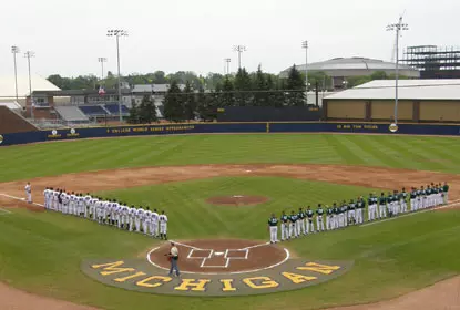 Eagles Battle Arizona, Fall 13-7 Image