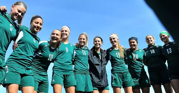 2014 soccer team huddle