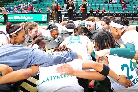 WBB-14Huddle