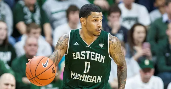 Lee w/ ball at MSU