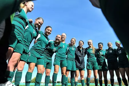 14-TeamHuddle