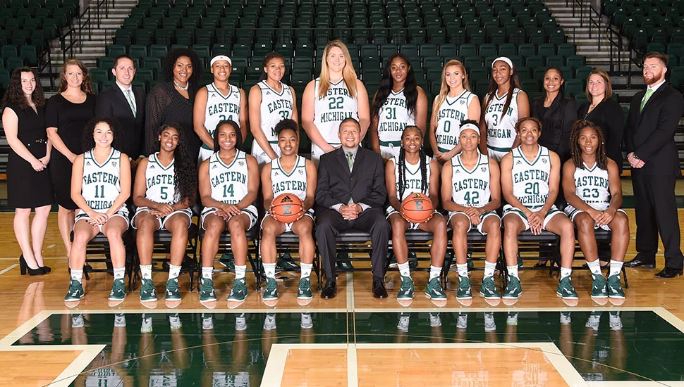 2017-18 WBB Team Photo