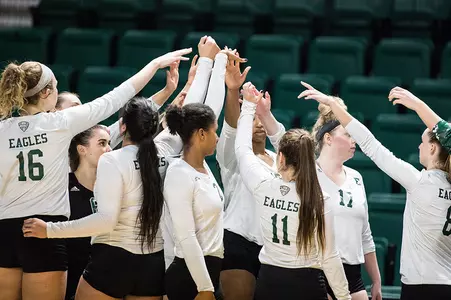 Team Huddle vs. Akron