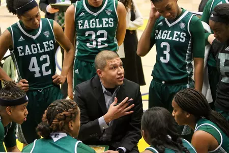 WBB Huddle at Kent State