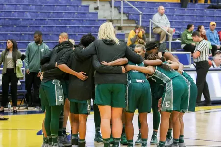 WBB Huddle at Kent State