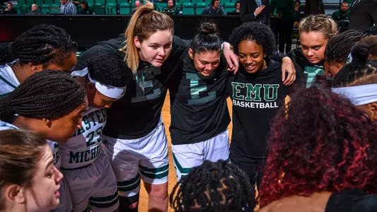 Women's Hoops huddle vs. UIC