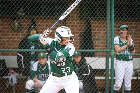 Lauren Holdsworth batting
