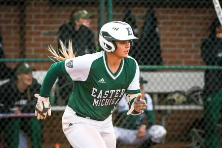 Amanda Akles batting