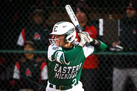 Arielle Anderson batting