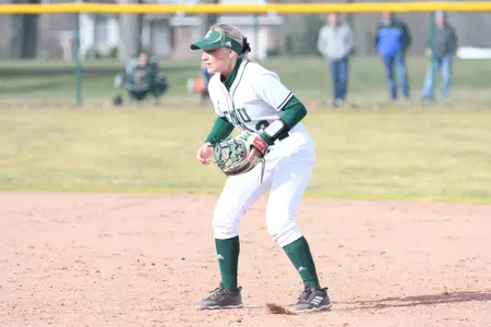 Arielle Anderson fielding