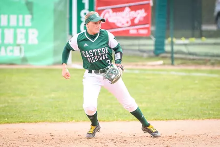 Arielle Anderson fielding