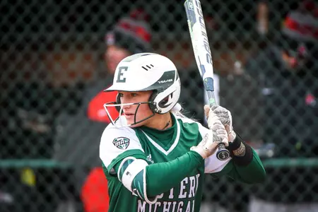 Arielle Anderson batting