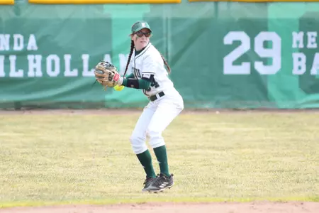 Ariana Chretien fielding