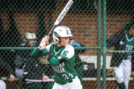 Ariana Chretien batting