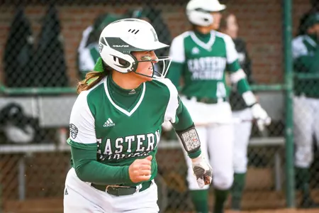 Sophia Holland batting