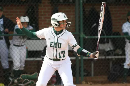 Sophia Holland batting