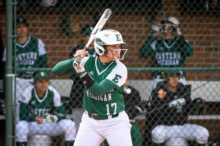 Sophia Holland batting