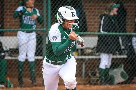 Sophia Holland batting