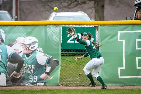 Haley Hostetler fielding