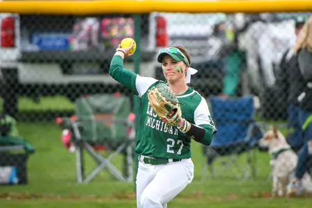 Haley Hostetler fielding