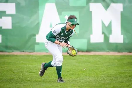 Haley Hostetler fielding