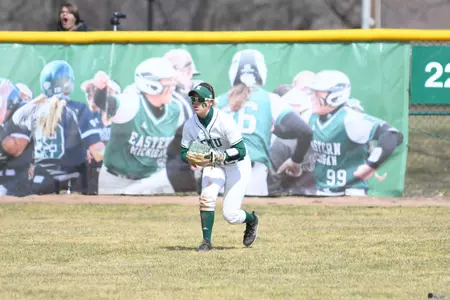 Haley Hostetler fielding