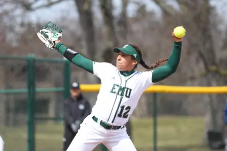 Kiara Hurley pitching