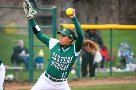 Kiara Hurley pitching