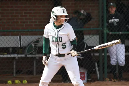 Olivia Logan batting
