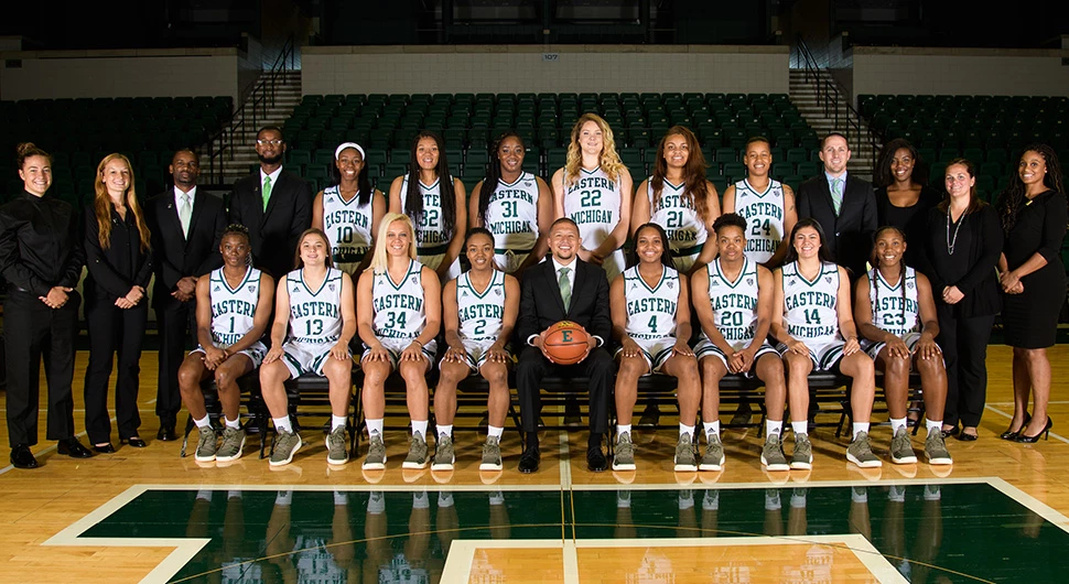 Women's Basketball Team Photo 2018-19