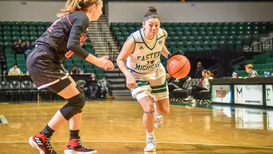 Natalia Pineda vs NIU