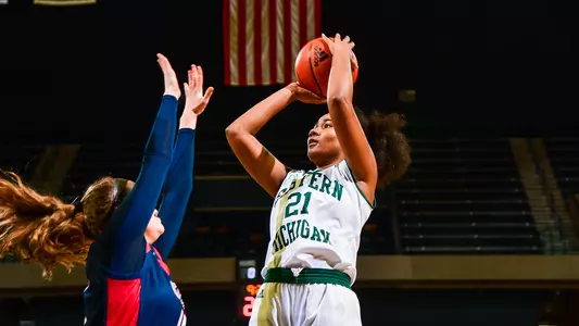 Ce'Nana Skanes vs. UIC