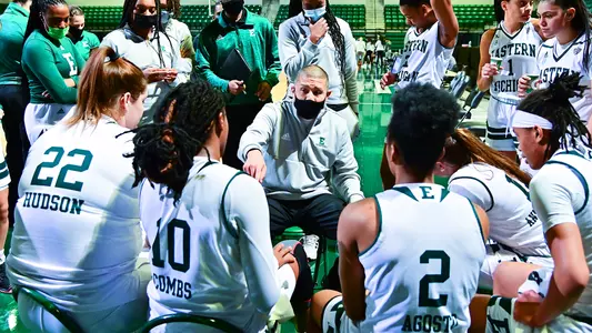 WBB Huddle vs. Kent State Jan. 2