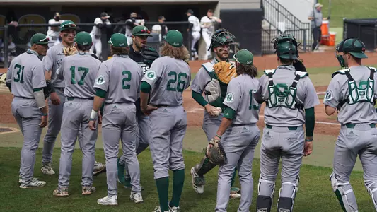 Baseball High Fives at WMU