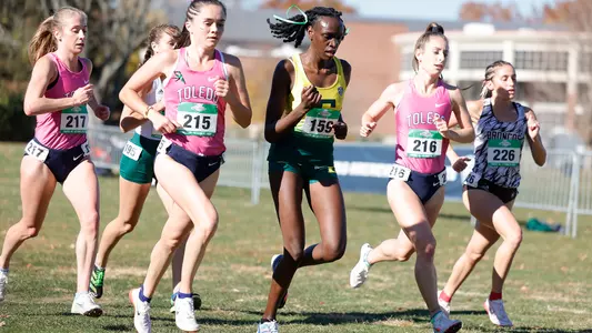 Faith Rono runs at the 2022 MAC Cross Country Championship
