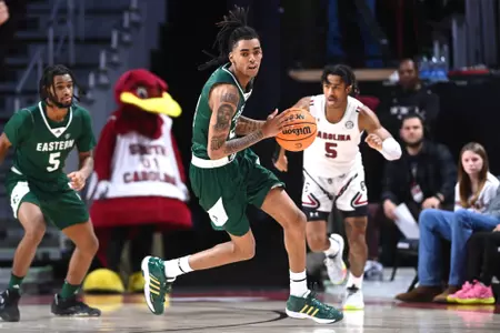 Emoni Bates in action at South Carolina