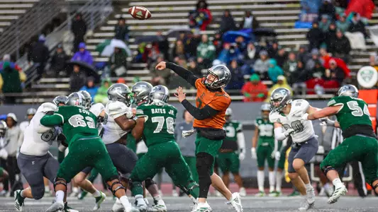 Green Bests White, 10-7, in Annual Football Spring Game