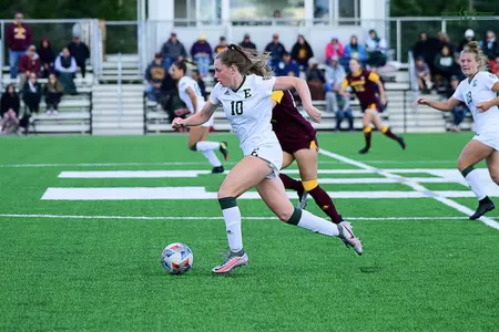 Maddie O'Farrell in action 2022