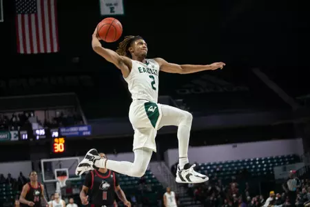 Noah Farrakhan in action against Northern Illinois, Jan. 21, 2023
