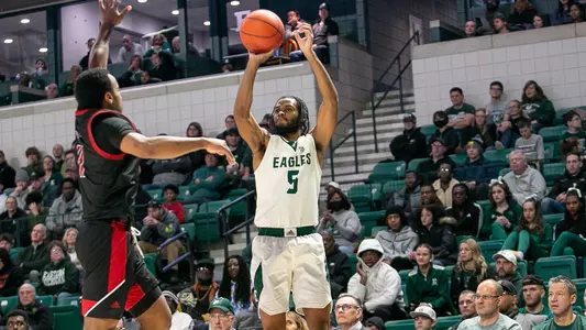 Tyson Acuff shoots three against NIU Jan. 21