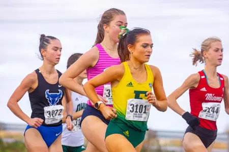 Esme Davies competing at the 2023 MAC Championships