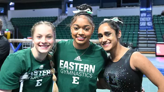 2023 Gymnastics freshman smile for the camera