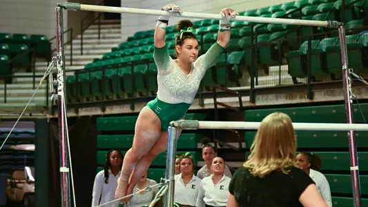 Hay Crossen mounts bars against Ball State