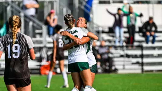 Kate Robinson and Cameryn Sussey celebrate hug