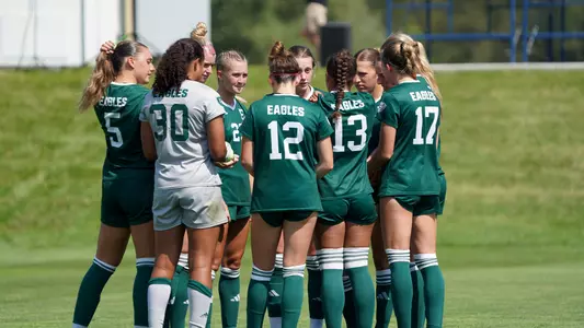 Team Huddle 2023 Soccer at Oakland