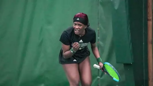 Linda Eloundou in action vs. Hillsdale, Jan. 27, 2024