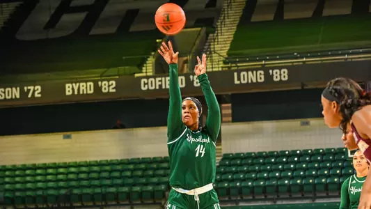 Eleko Reaches 1,000 Points as Eagles Fall at Ball State Image