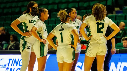 Team Huddle versus Akron