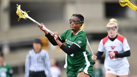 Sydney Lawrence in action at Youngstown State